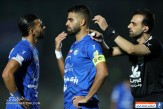 حمله شدید هواداران استقلال به محمدحسین مرادمند