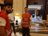 عکس| هم‌وطن ایمون زاید هوادار پر و پا قرص پرسپولیس در قطر!